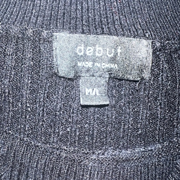 Debut Long Sleeve Light Sweater. Size M/L - Picture 3 of 6